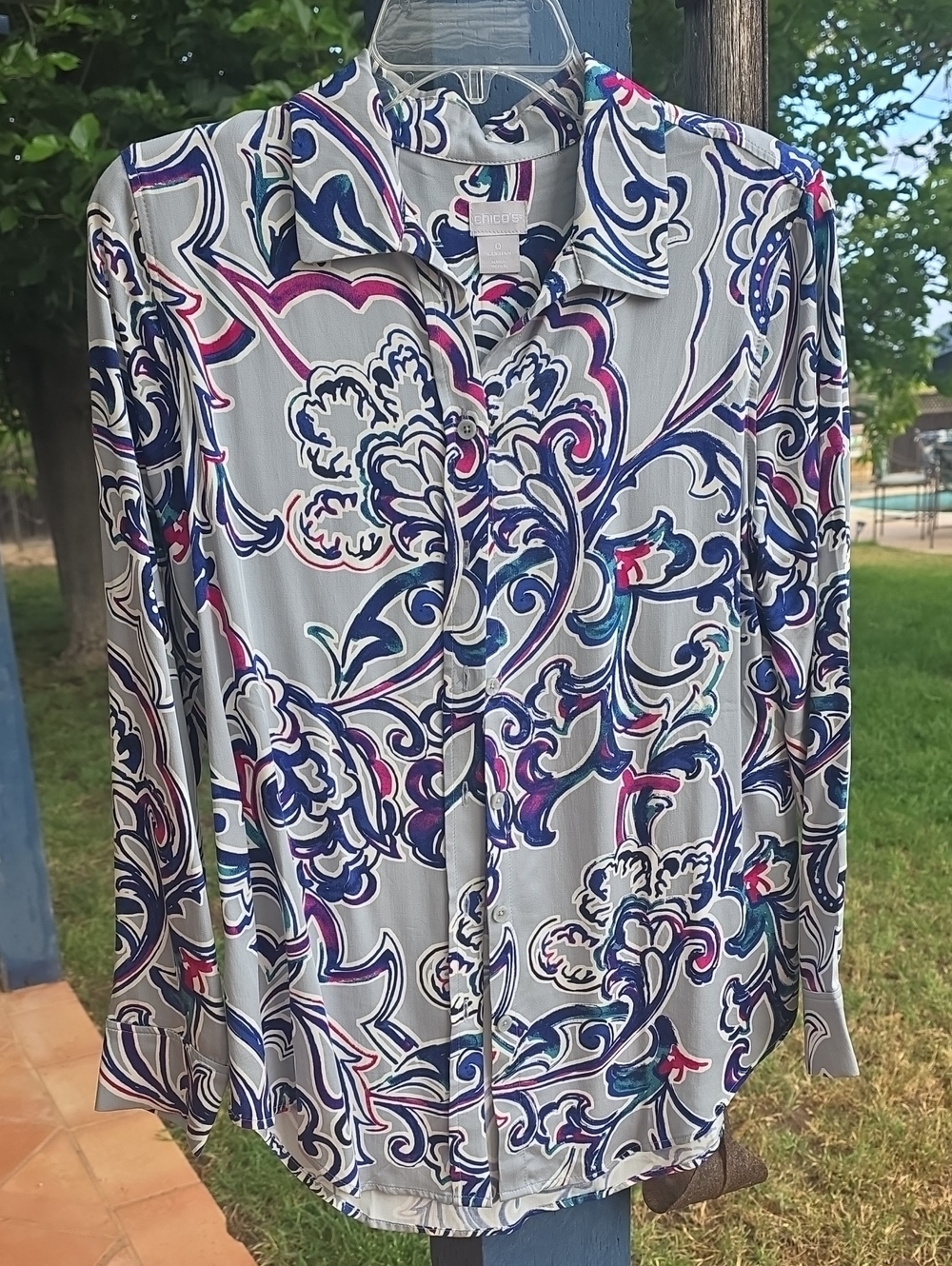 Chico's Abstract Floral Button-Up Blouse in Gray, Blue & Pink Size 4/6